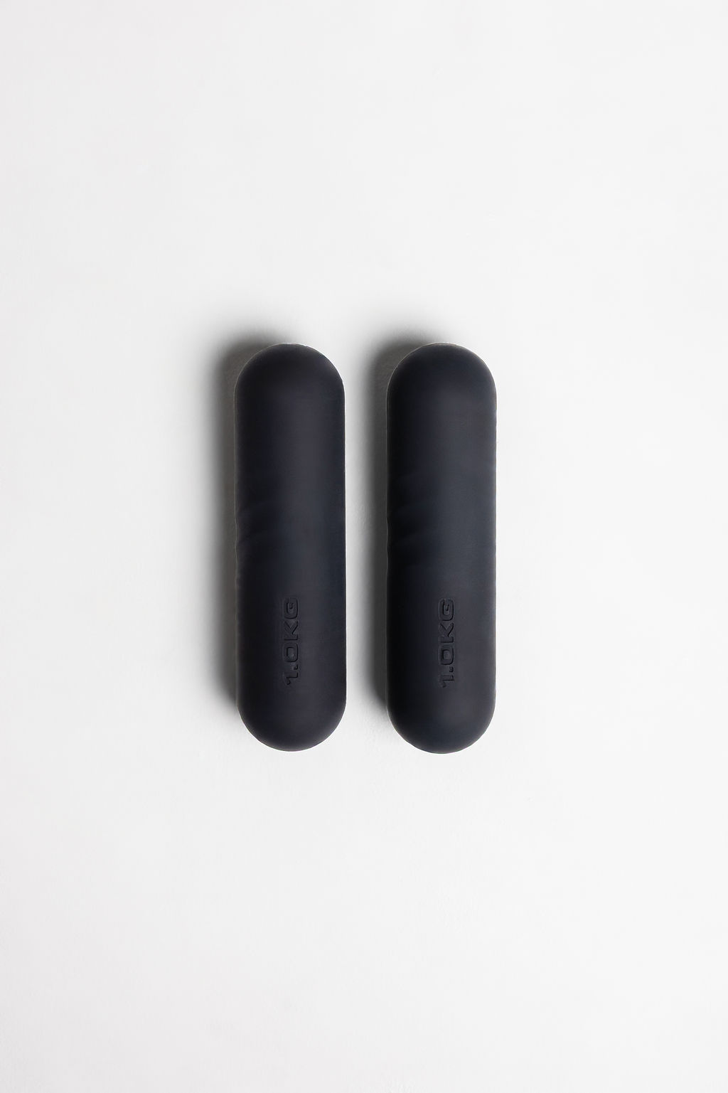 Pilates 101 2 lb hand weights in Black